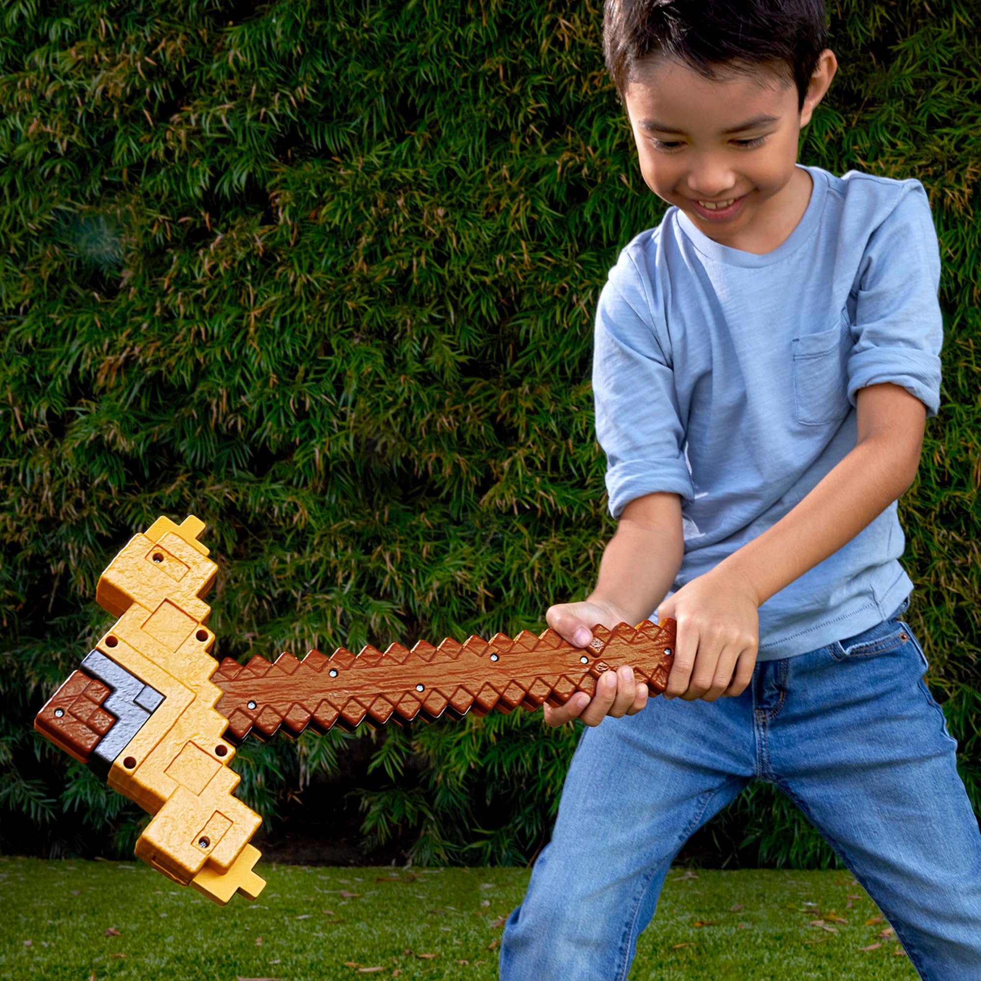 Amazon.co.jp: マテル マインクラフト(MINECRAFT) 秒で武器が変形！剣